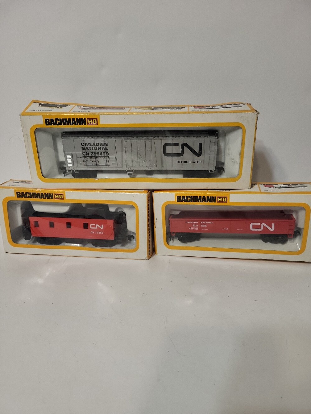 Vintage Bachmann HO Scale Canadian National Train Cars Lot of 3